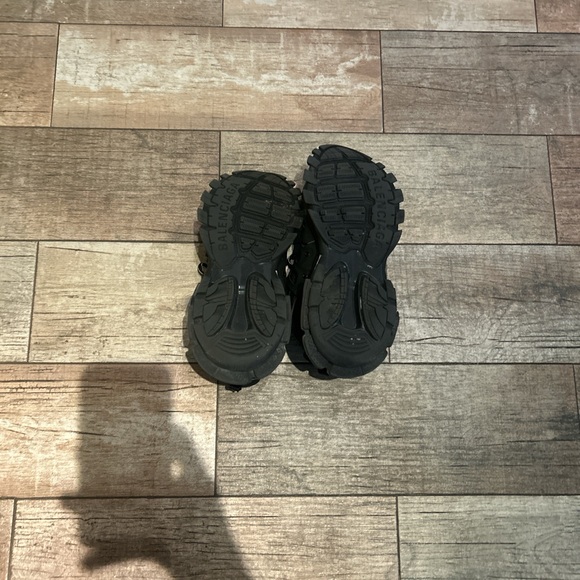 Balenciaga Men's Black Sneakers - Picture 3 of 5